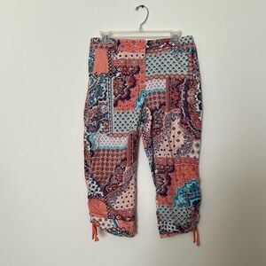 Chico’s Collection Capris zip/closure geometric pattern size S-4.